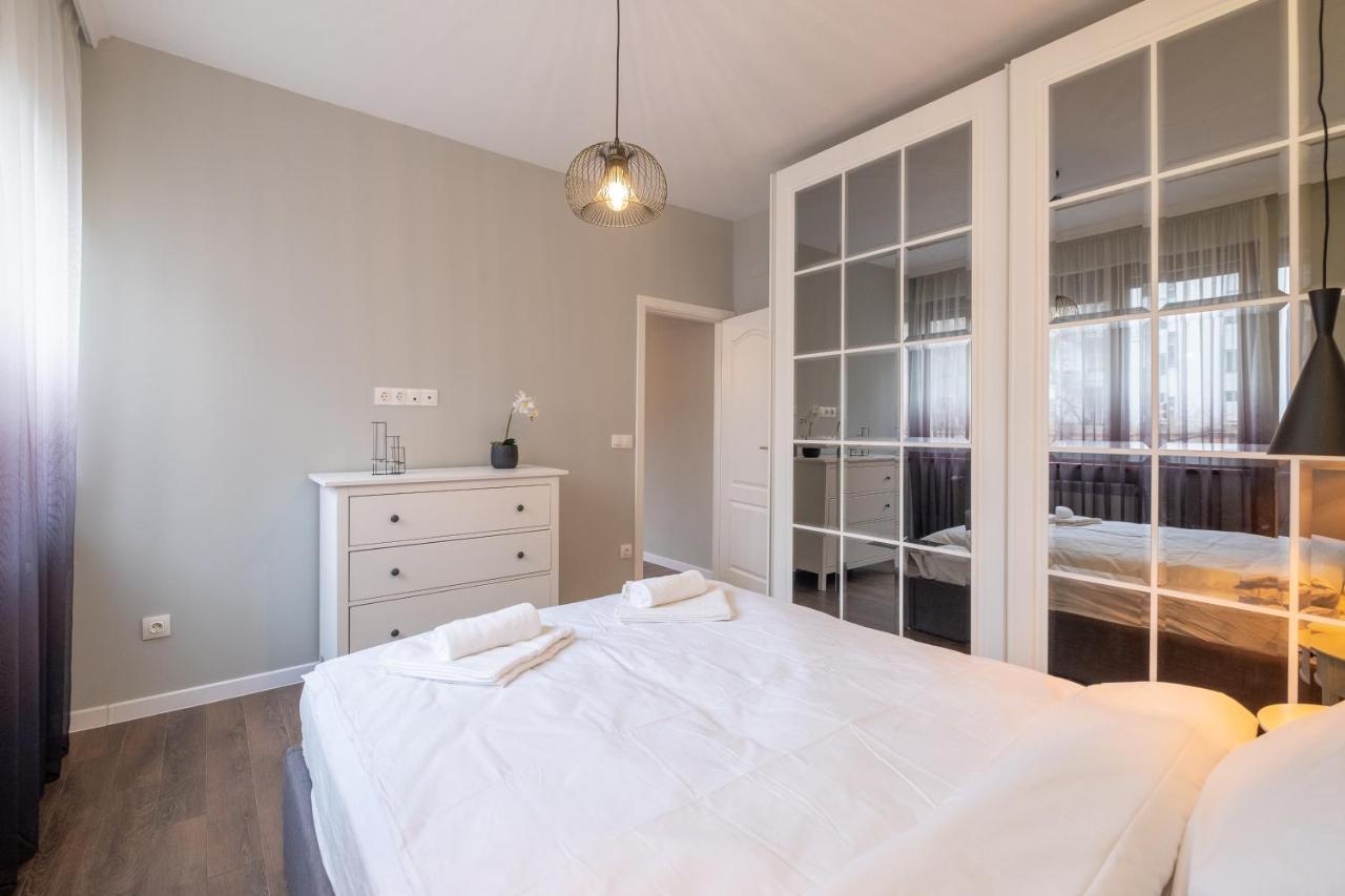 Designer & Cozy 2Bd Flat With A Parking In The City Center By Flat Mаnager Sofia Exterior foto